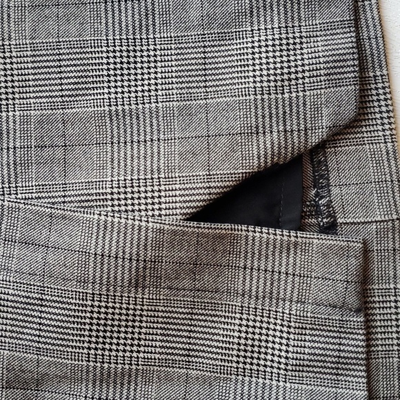 Banana Republic Black and White Micrk Check Plaid Faux Wrap Pencil Skirt 8 - Picture 4 of 9